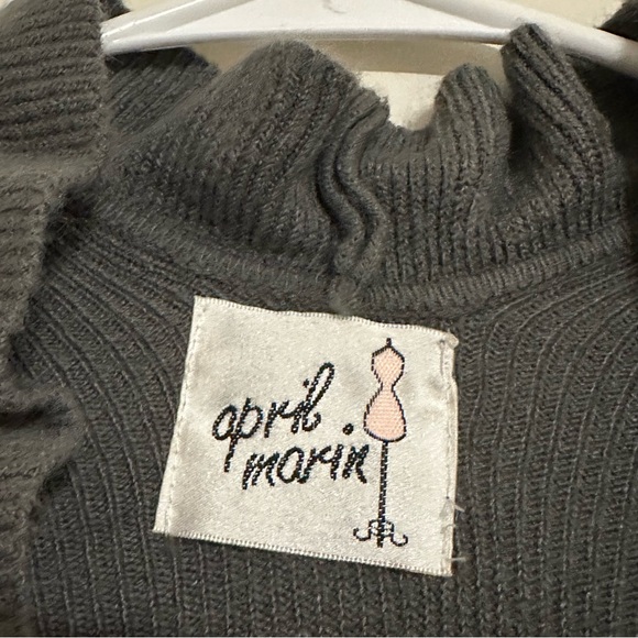 April Marin Vintage City Gray Ruffled Feminine Flirty Brunch Shawl Sweater - Picture 3 of 5